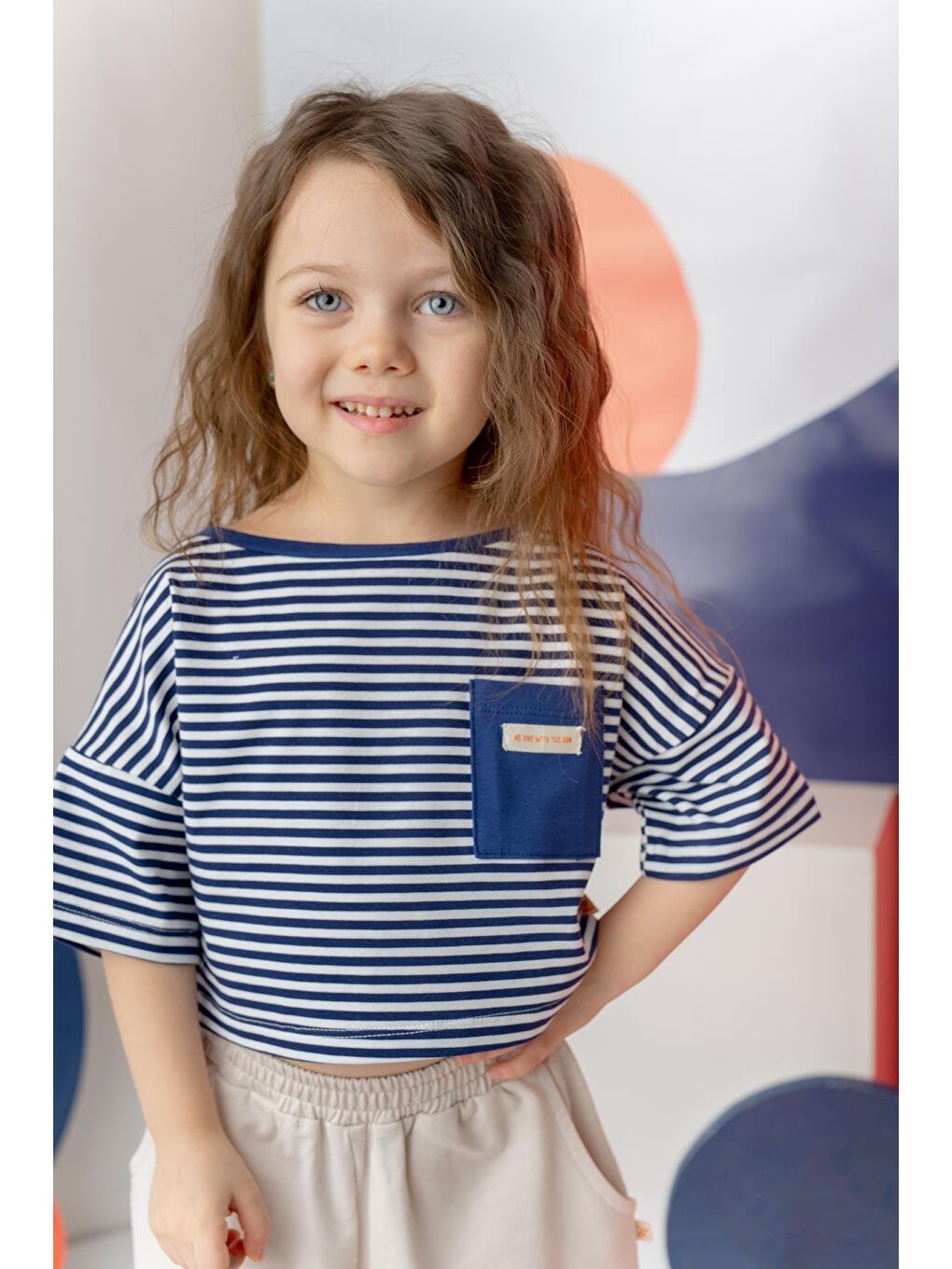 Kız Çocuk Çizgili Çep Detaylı Crop T-Shirt - Lacivert Çizgili