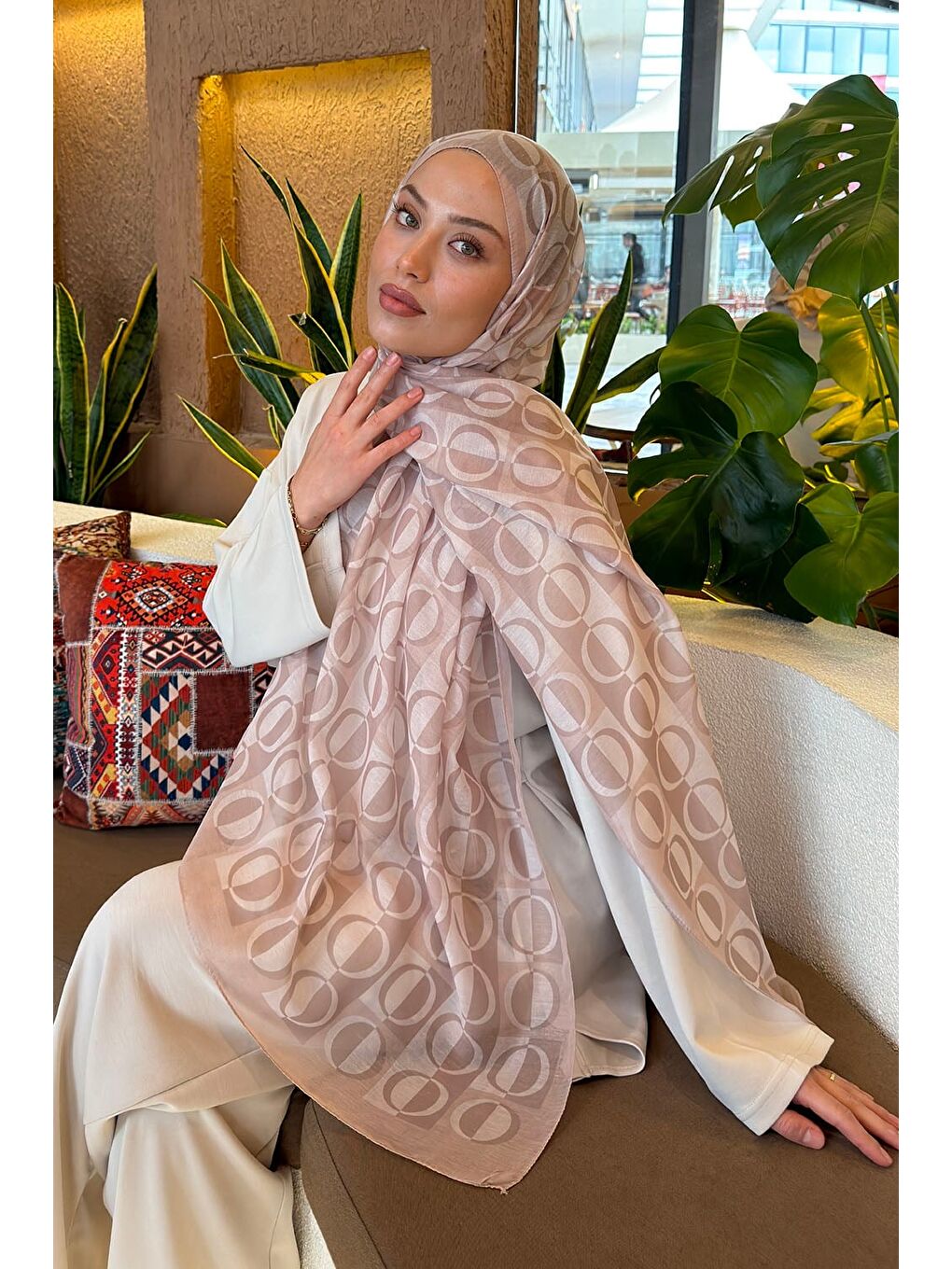 Halka Desen Ferah Şal Bej-1