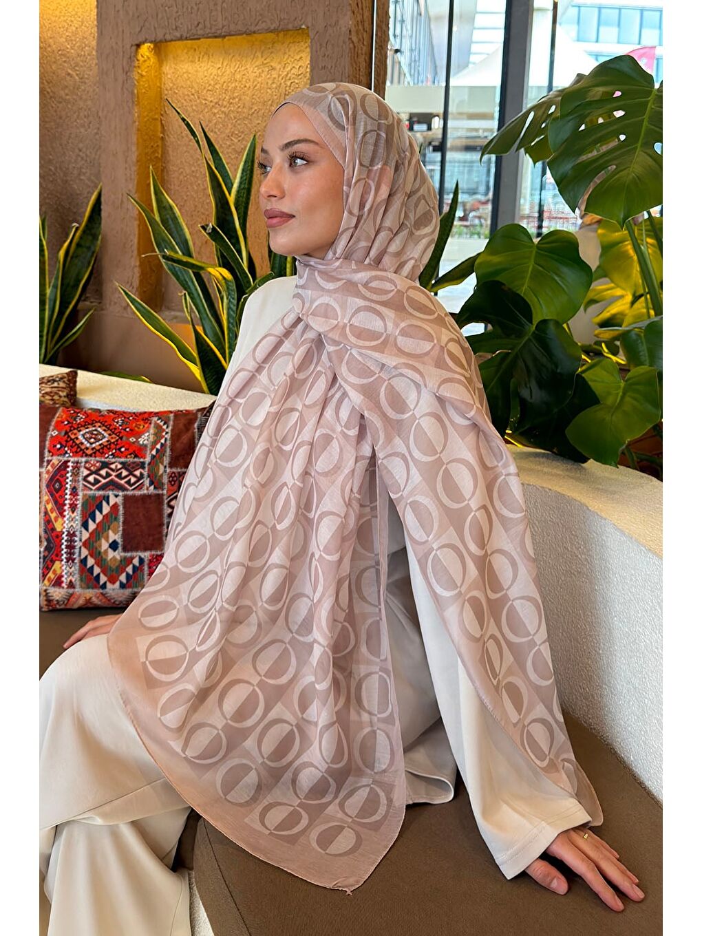 Halka Desen Ferah Şal Bej-2