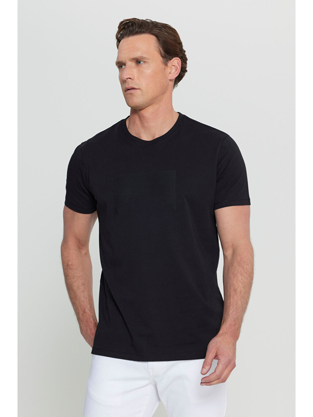 Erkek Siyah Pamuklu Slim Fit Dar Kesim Bisiklet Yaka Baskılı Esnek Tişört-2