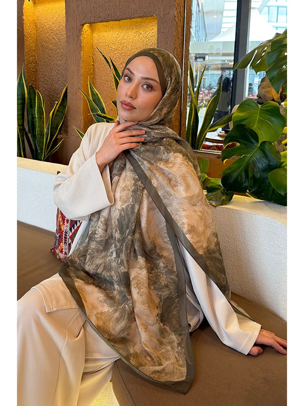 Gül Çiçek Desen Ferah Şal Haki-1