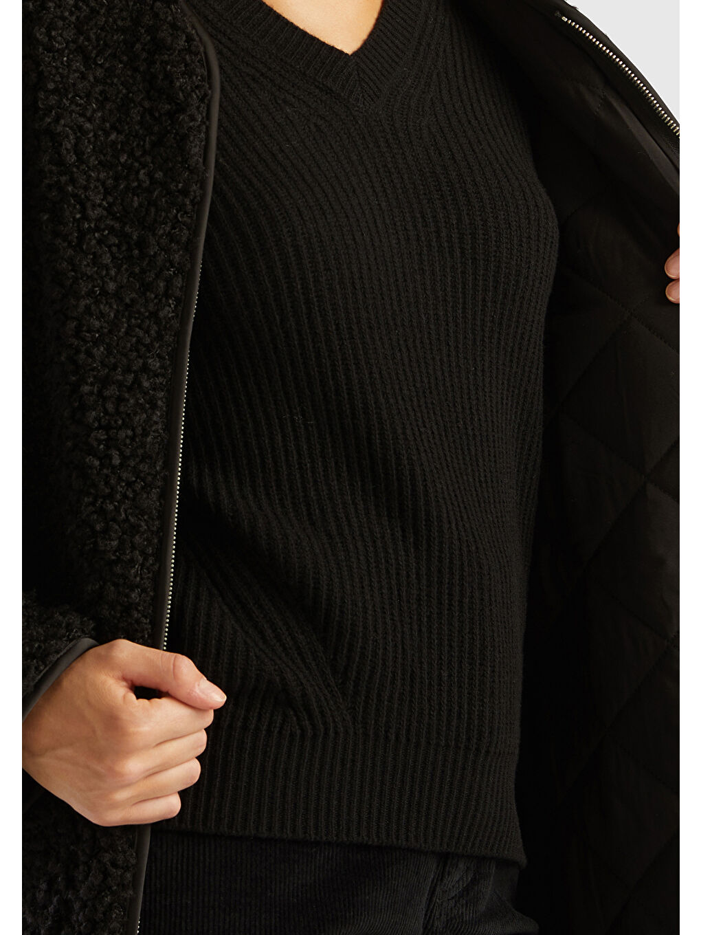 Kadın Siyah Yakasız İnce Mont-4