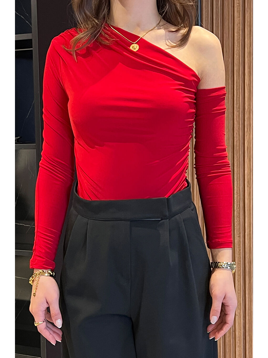 Kırmızı Kadın Omuz Ve Bel Drapeli Bluz-2