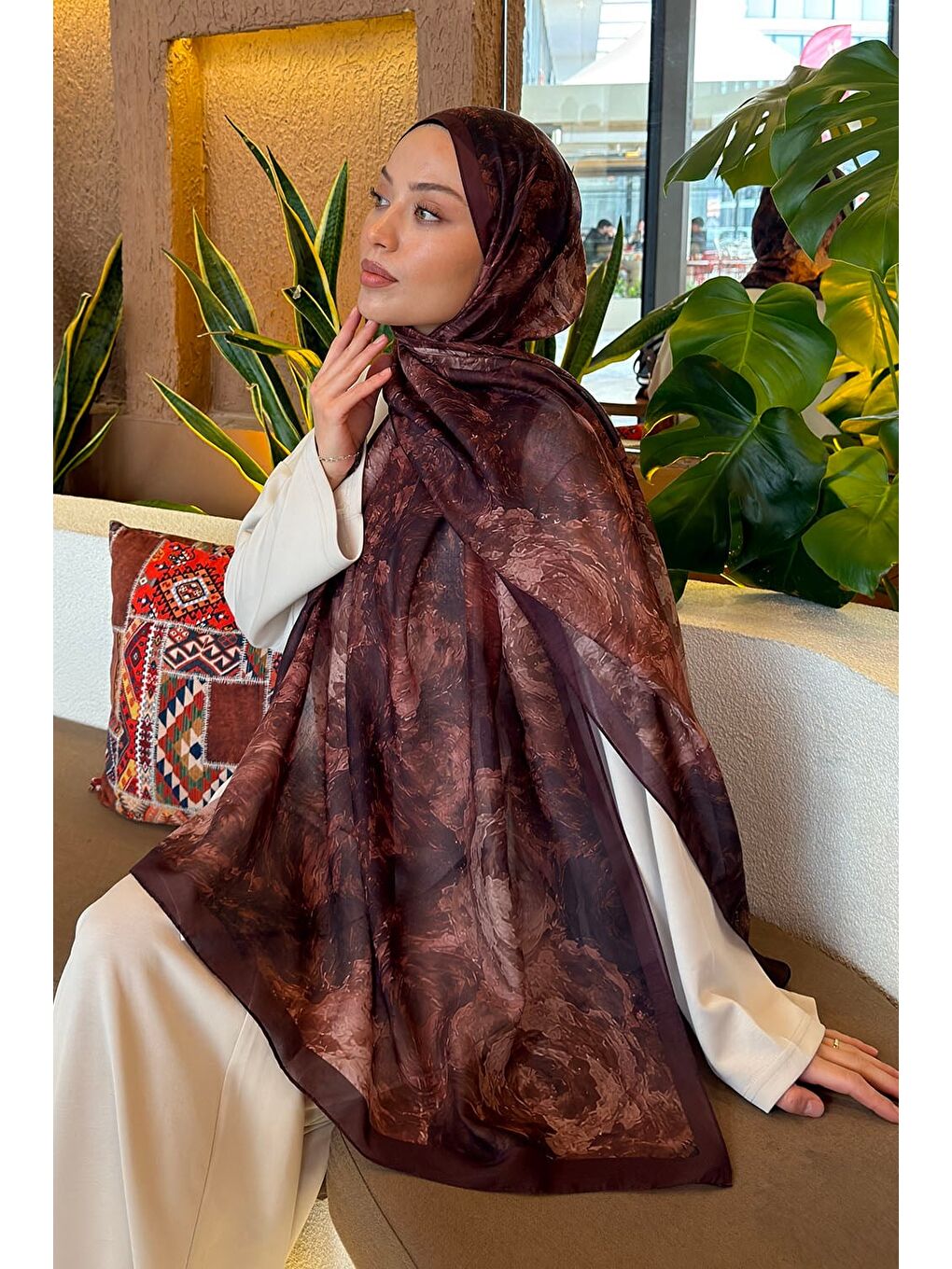 Gül Çiçek Desen Ferah Şal Acı Kahverengi-2