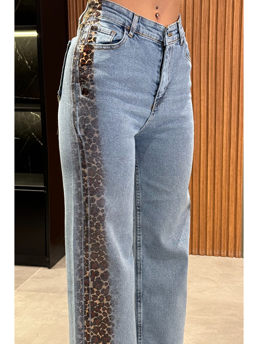 Mavi Kadın Leopar Desenli Bol Paça Jean Pantolon-2