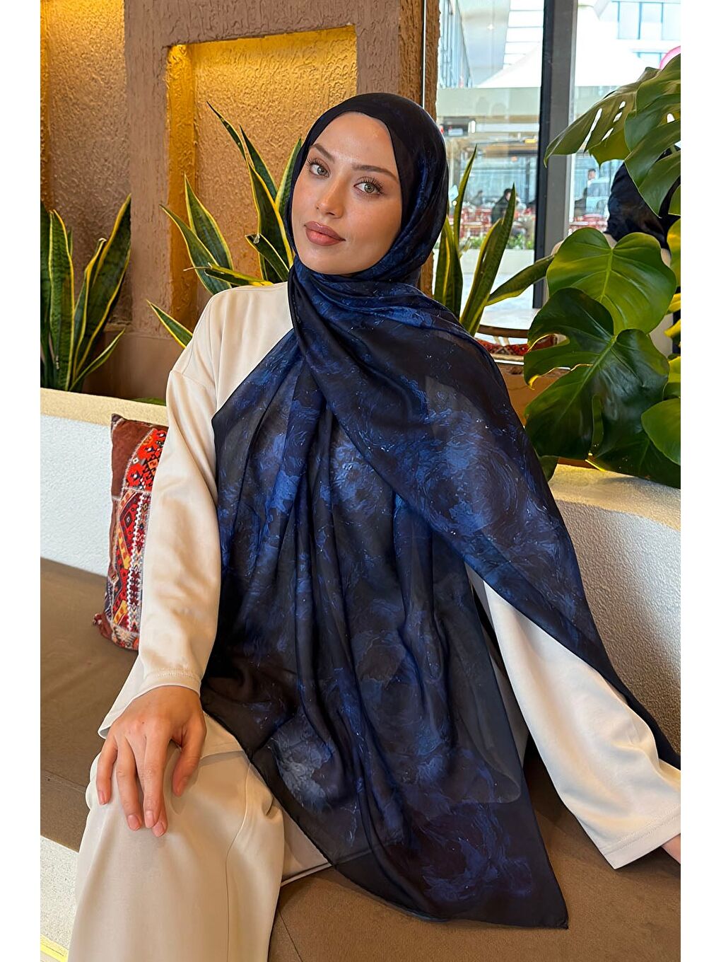 Gül Çiçek Desen Ferah Şal Lacivert