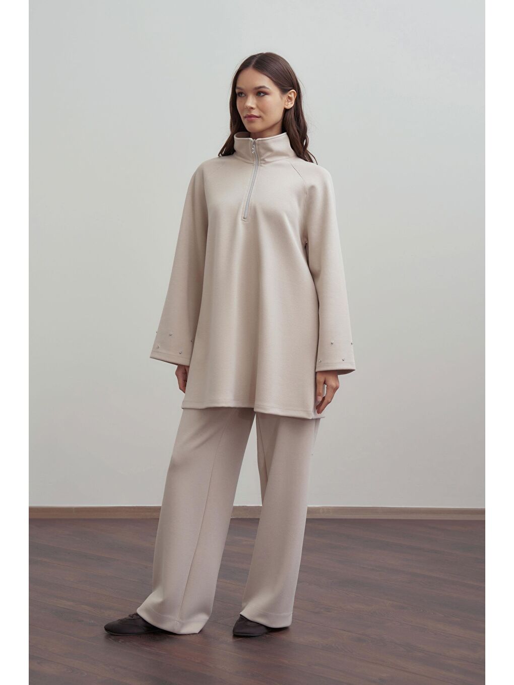 Bej Taş-Yumuşak Dokulu Taşlı Pantolonlu Takım