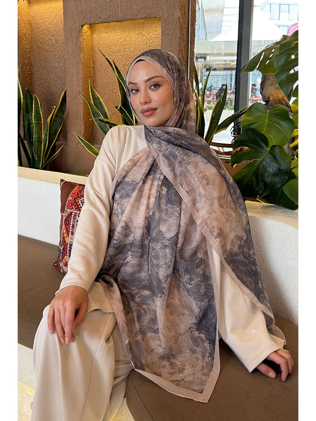 Gri Gül Çiçek Desen Ferah Şal Füme-1