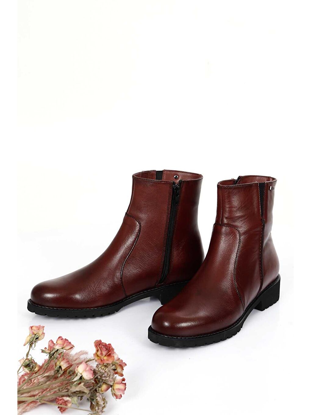 Bordo Hakiki Deri Yuvarlak Burun Topuklu Kauçuk Taban Fermuarlı Kadın Günlük Bot 47408