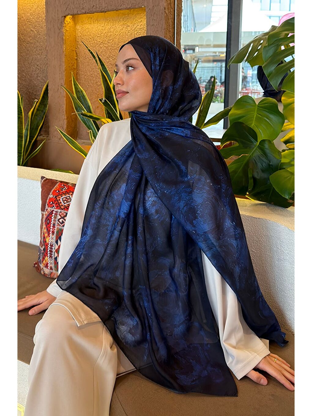 Gül Çiçek Desen Ferah Şal Lacivert-2