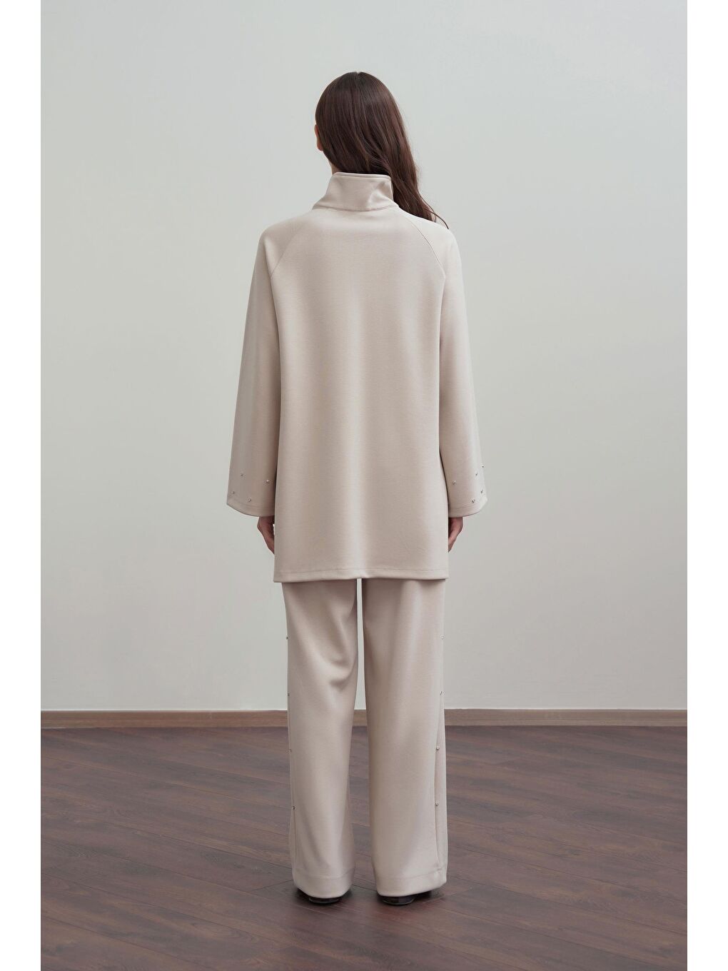 Bej Taş-Yumuşak Dokulu Taşlı Pantolonlu Takım-2