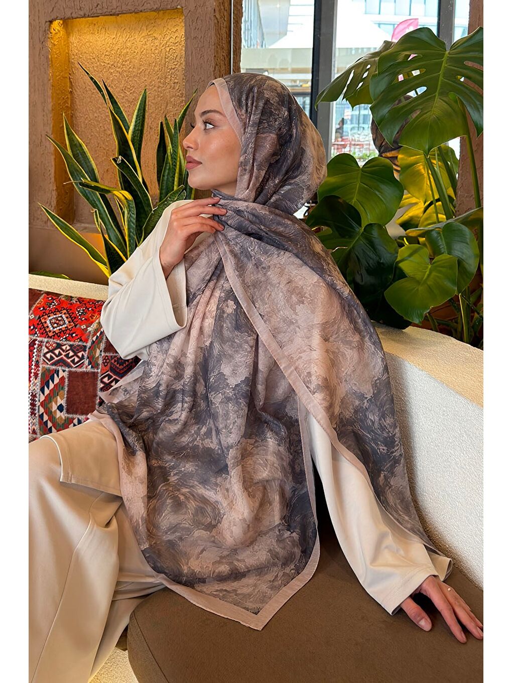 Gri Gül Çiçek Desen Ferah Şal Füme-3