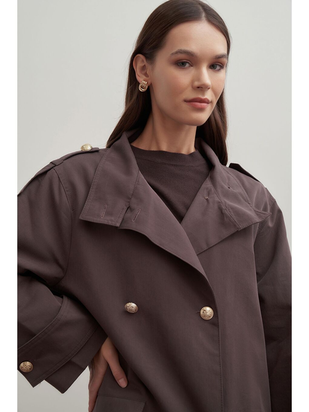 Kahverengi Acı Kahve-Dik Yakalı Gold Düğmeli Trençkot-4