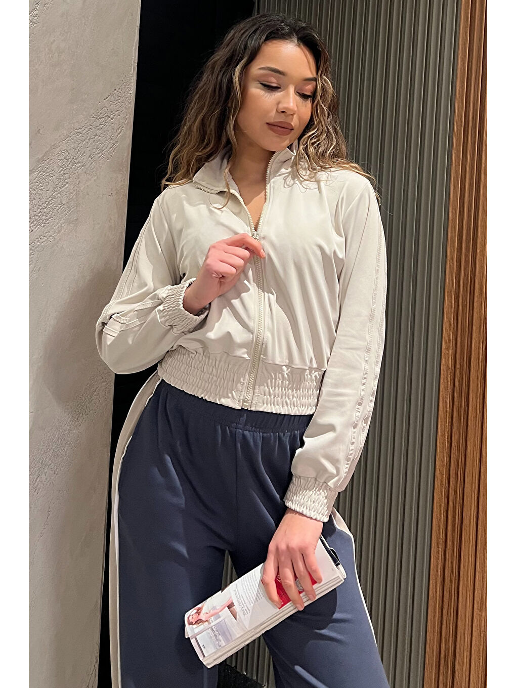 Bej Kadın Kol Şeritli Bel Lastikli Mevsimlik Ceket-1