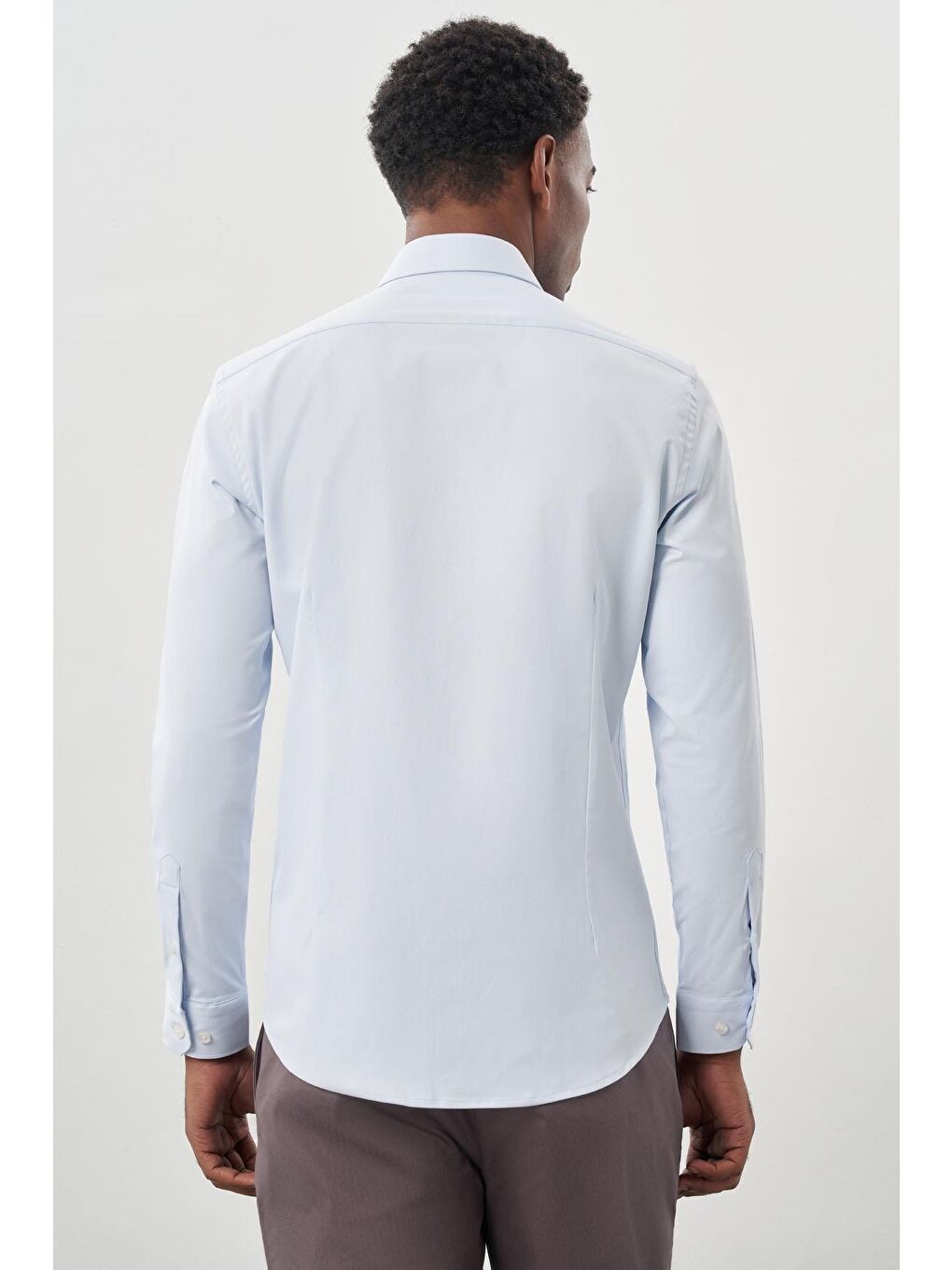 Koyu Mavi Uzun Kollu Sert Yaka Cepsiz Pamuklu Elastanlı Klasik Slim Fit Dar Kesim Gömlek 1004245234-4