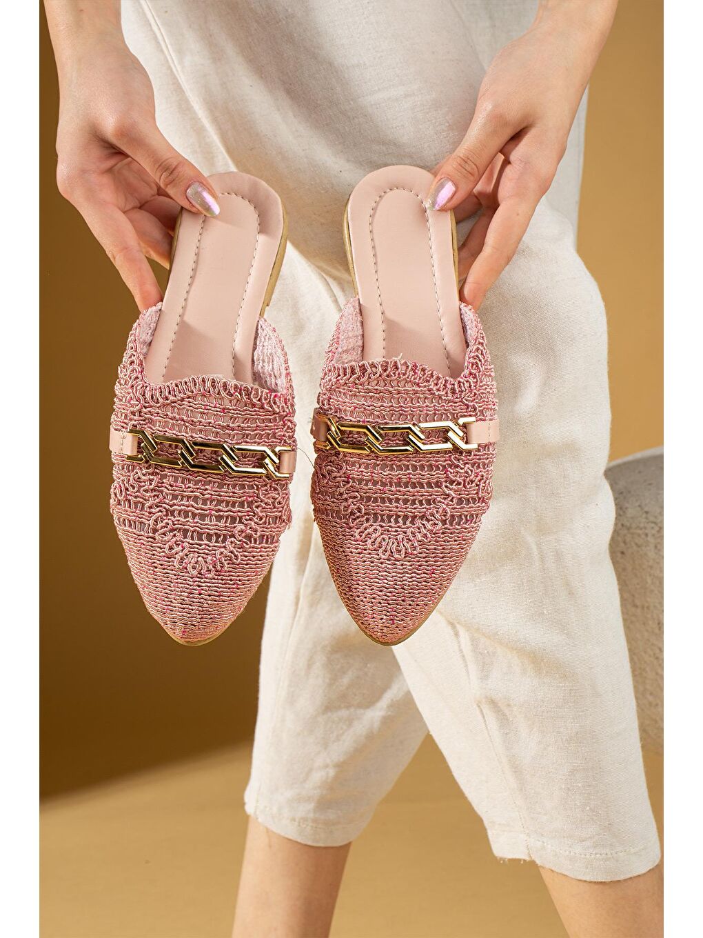 Pembe Zincir Tokalı Dantel Örme Desenli Rahat Kalıp Kadın Terlik 001-1-24