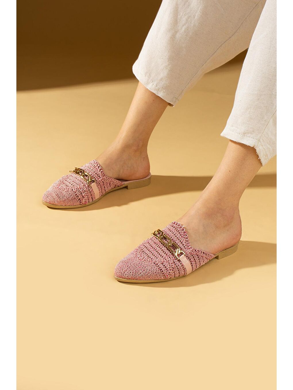 Pembe Zincir Tokalı Dantel Örme Desenli Rahat Kalıp Kadın Terlik 001-1-24-2