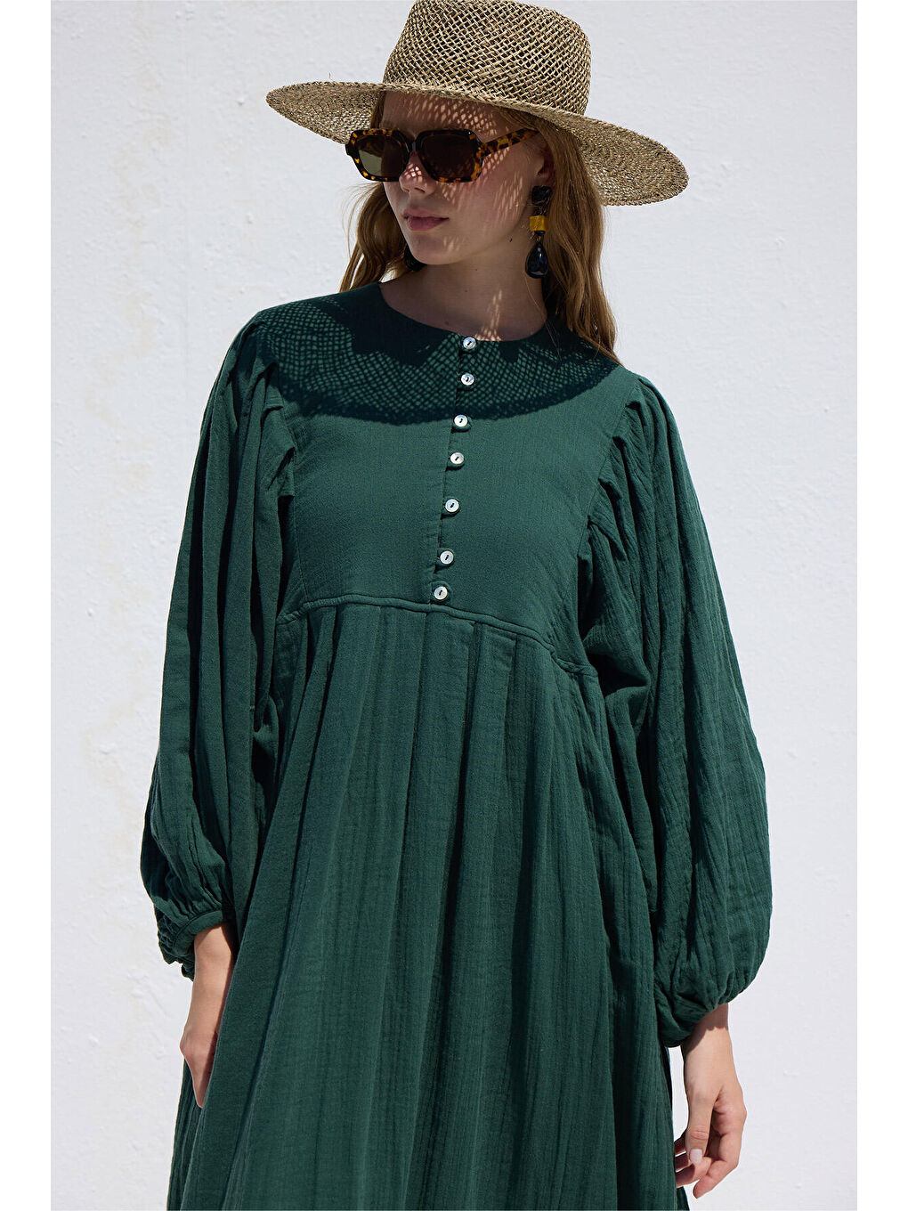 Yeşil Pile Detaylı Müslin Elbise Zümrüt-3