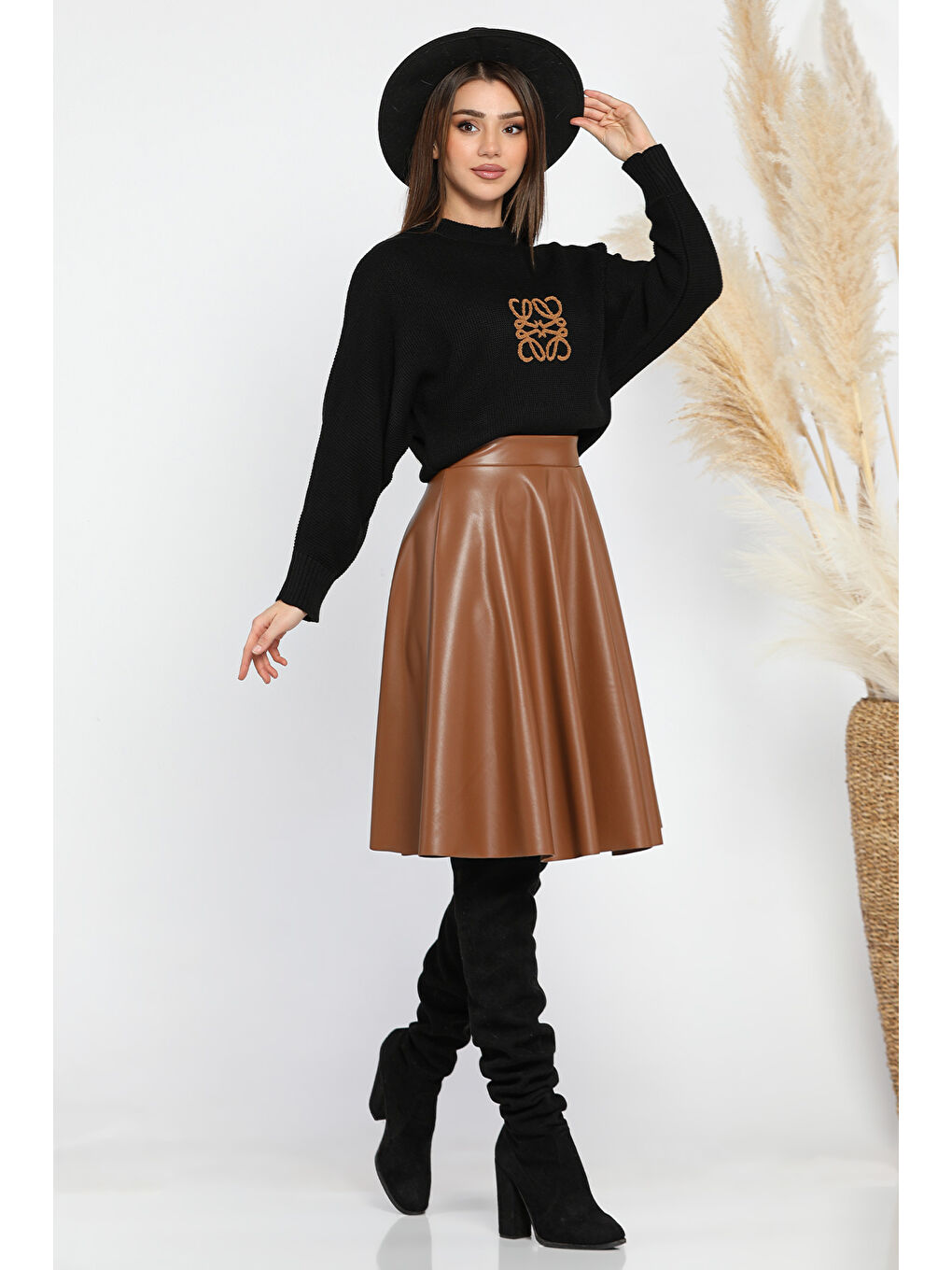 Kahverengi Suni Deri Kısa Kloş Etek-1