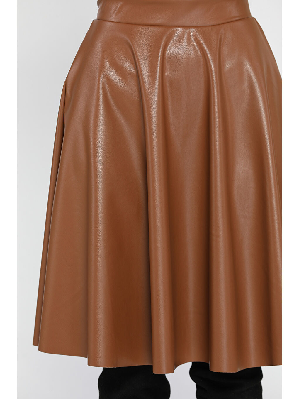 Kahverengi Suni Deri Kısa Kloş Etek-3