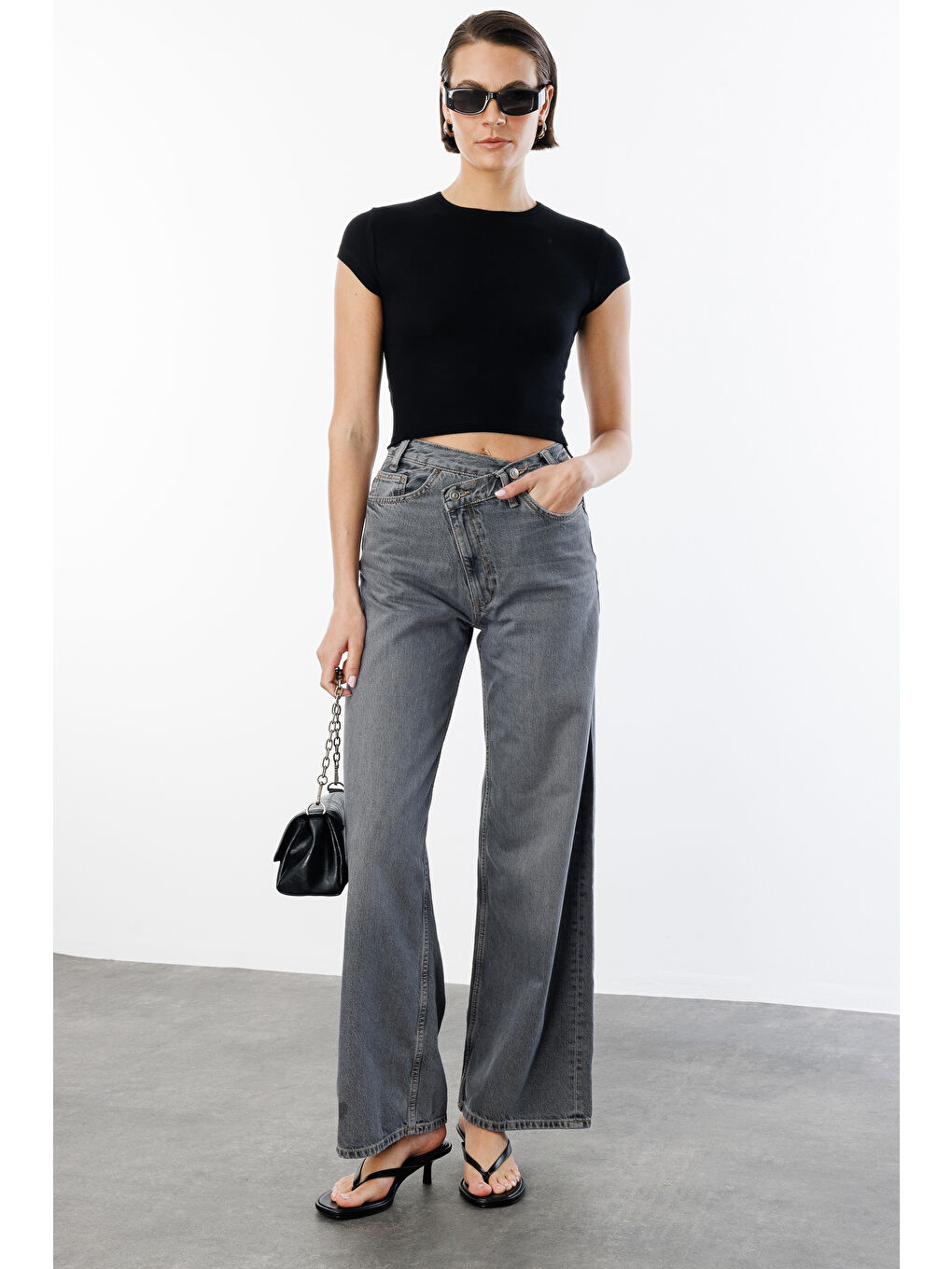 Siyah Kısa Kollu Kadın Crop T-shirt CROP-T-SHIRT-2