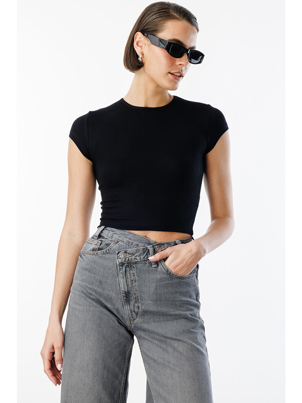 Siyah Kısa Kollu Kadın Crop T-shirt CROP-T-SHIRT-3