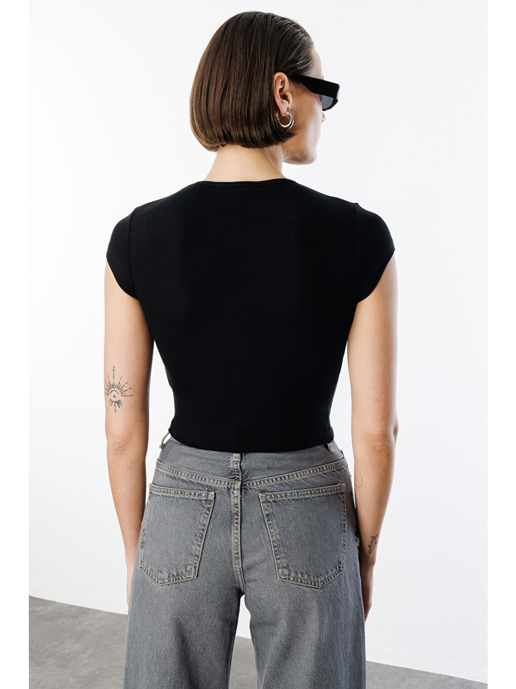 Siyah Kısa Kollu Kadın Crop T-shirt CROP-T-SHIRT-5