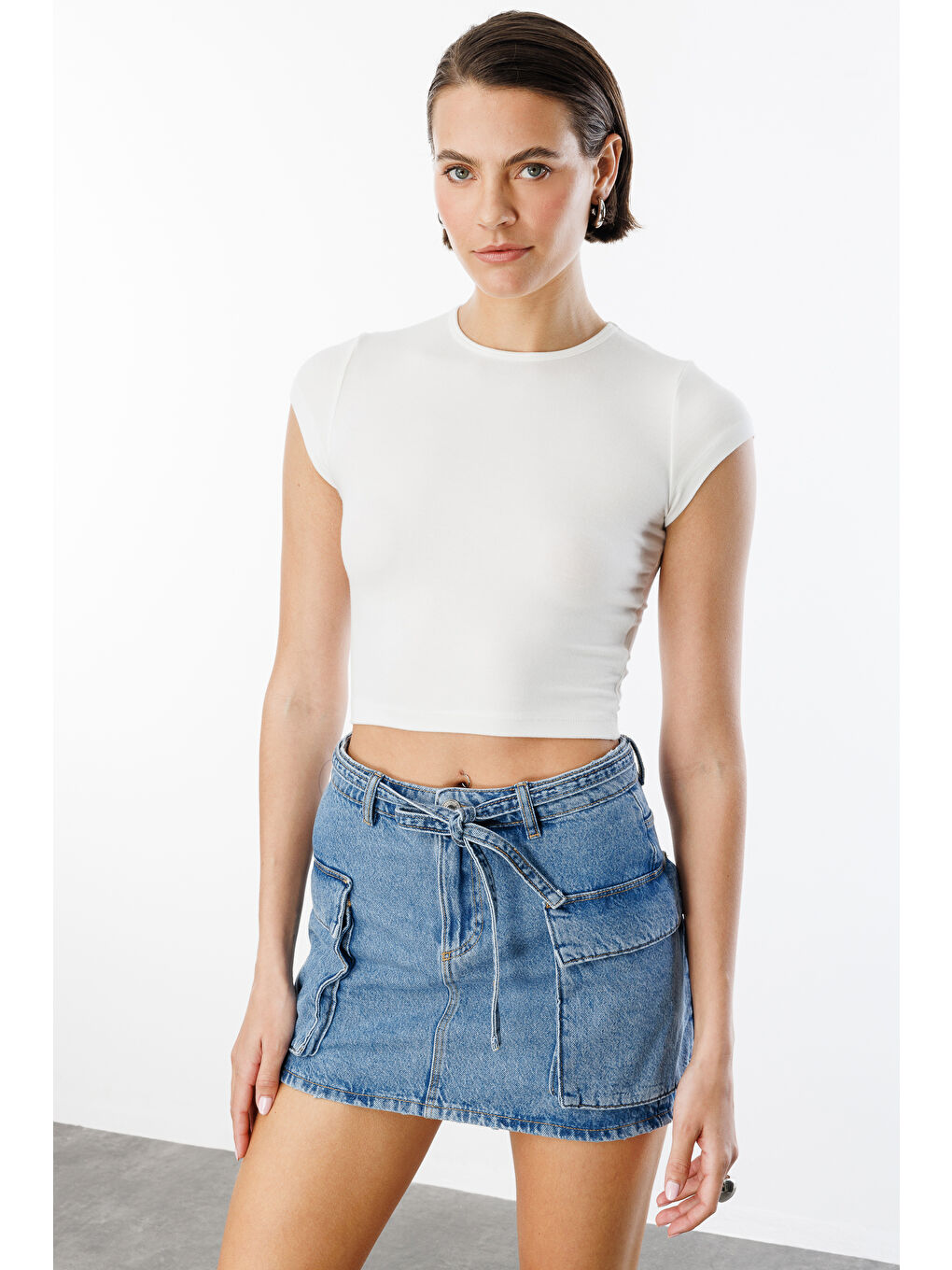 Beyaz Kısa Kollu Kadın Crop T-shirt CROP-T-SHIRT