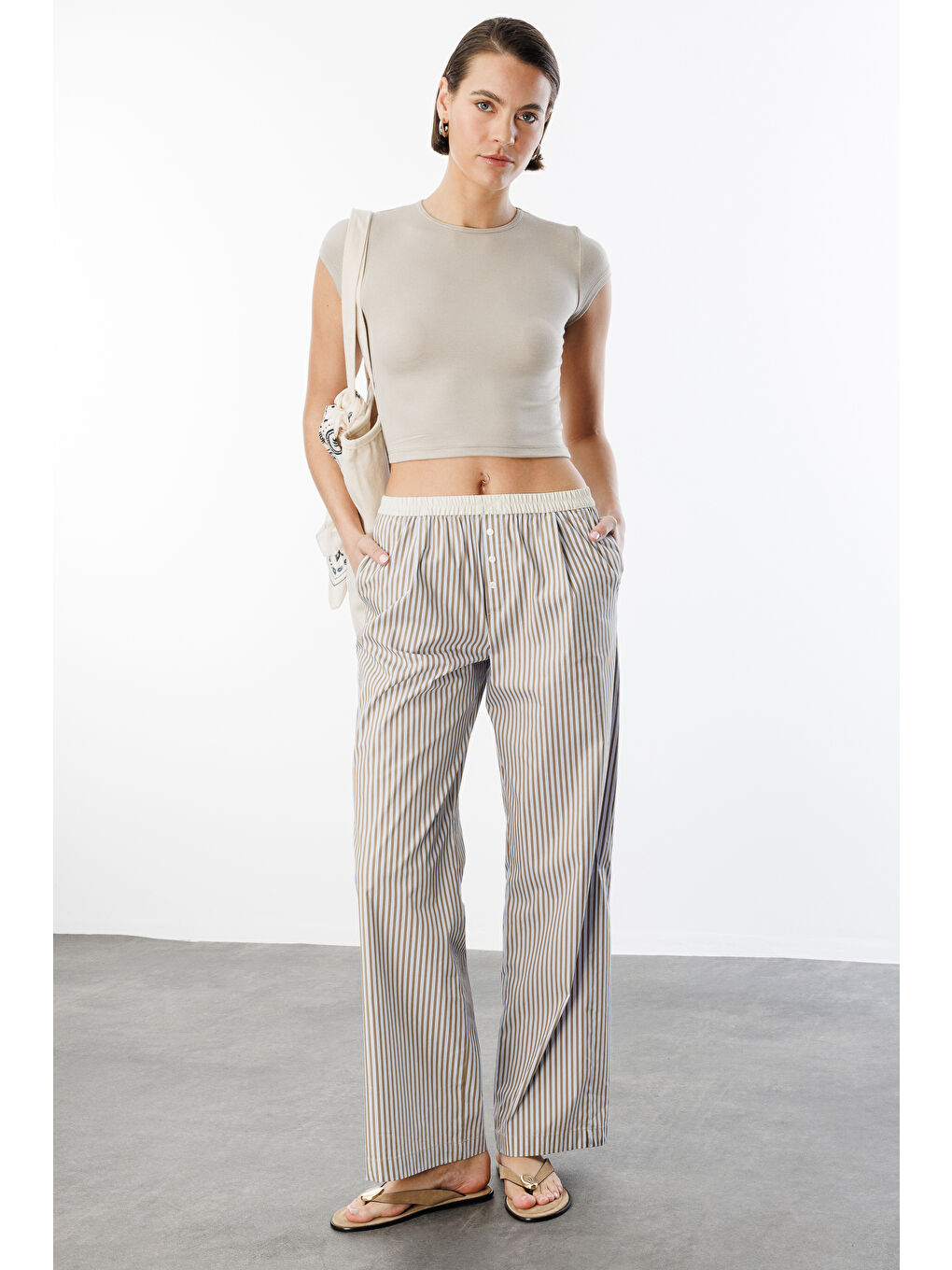 Bej Kısa Kollu Kadın Crop T-shirt CROP-T-SHIRT-2