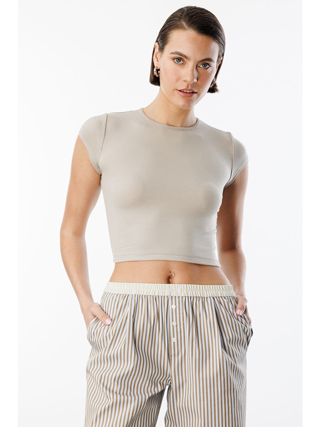 Bej Kısa Kollu Kadın Crop T-shirt CROP-T-SHIRT-4