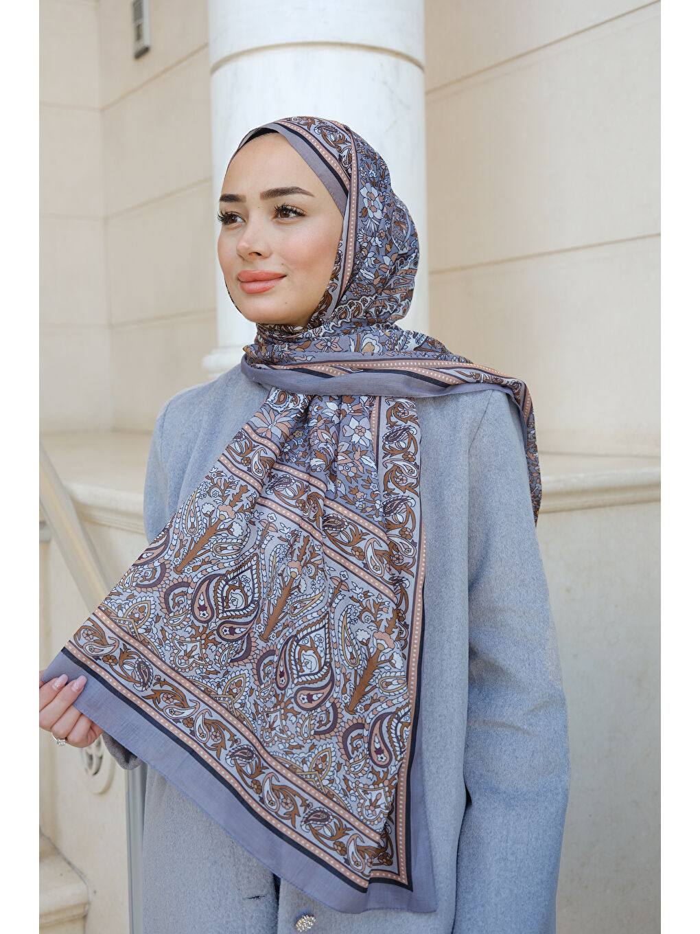 Retro Desenli Şal Gri