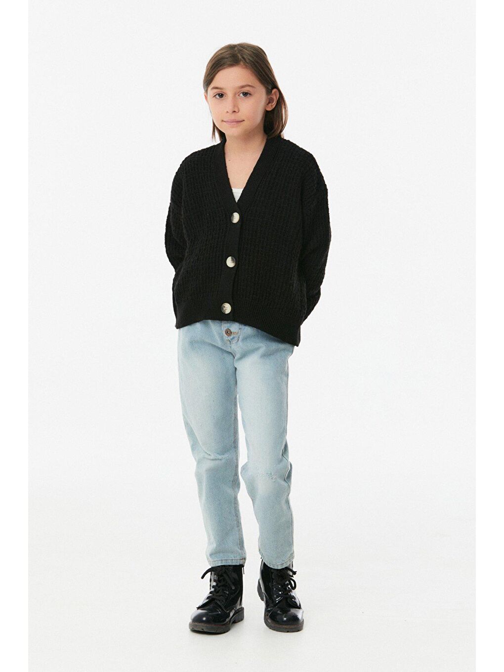 Siyah Düğmeli Kız Çocuk Hırka-1