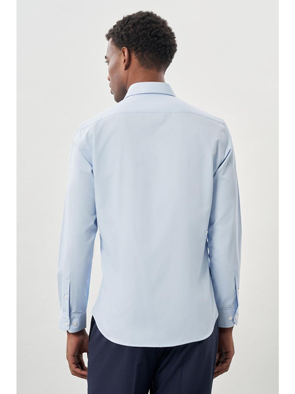 Koyu Mavi Uzun Kol Düz Yarım İtalyan Yaka Cepsiz Pamuklu Classic Slim Fit Gömlek 1004245268-4