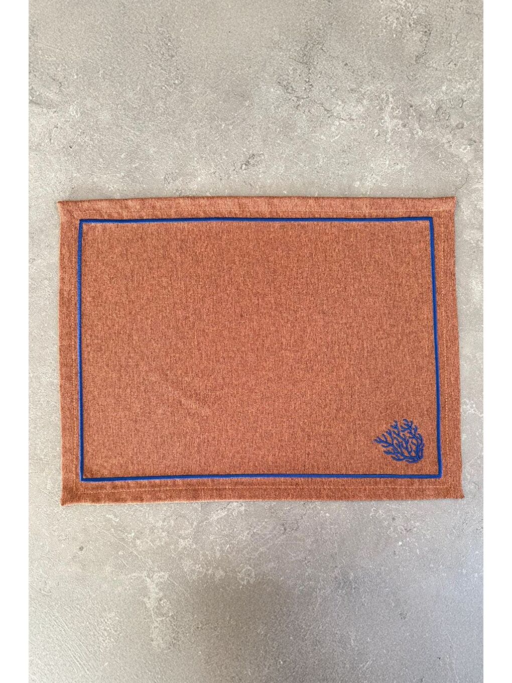 Lacivert Mercan Minimal Nakış Detaylı Çerçeveli 1 Adet Amerikan Servisi 45x35 cm - Kiremit-2