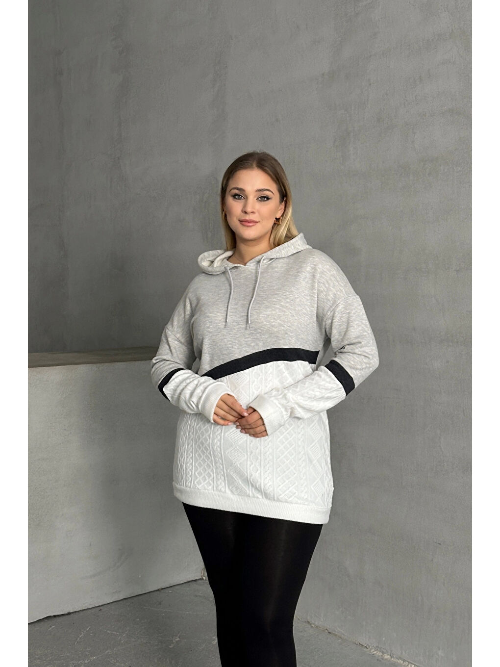 Stil Diva Gri Büyük Beden Kapüşonlu Uzun Kollu İki Parça Görünümlü Cepsiz Sweatshirt 300264