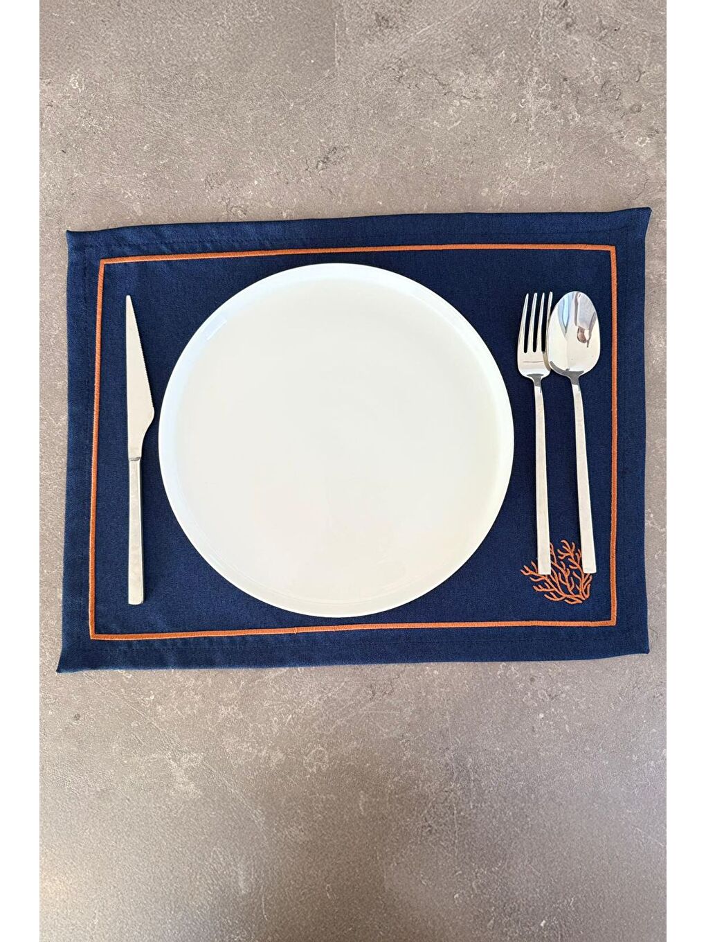 Mercan Minimal Nakış Detaylı Çerçeveli 1 Adet Amerikan Servisi 45x35 cm - Lacivert-1