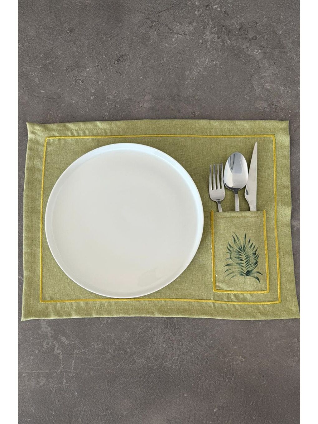 Verda Nakışlı Cepli Minimal Yaprak Desenli 1 Adet Amerikan Servis 45x35 cm -Yeşil-1