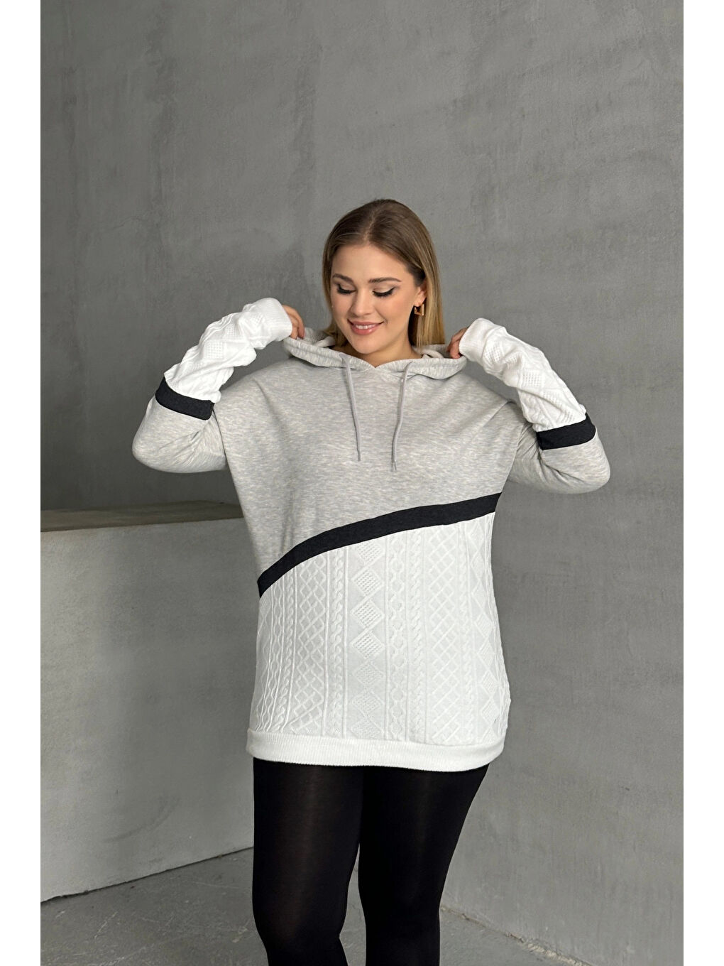 Stil Diva Gri Büyük Beden Kapüşonlu Uzun Kollu İki Parça Görünümlü Cepsiz Sweatshirt 300264 - 3