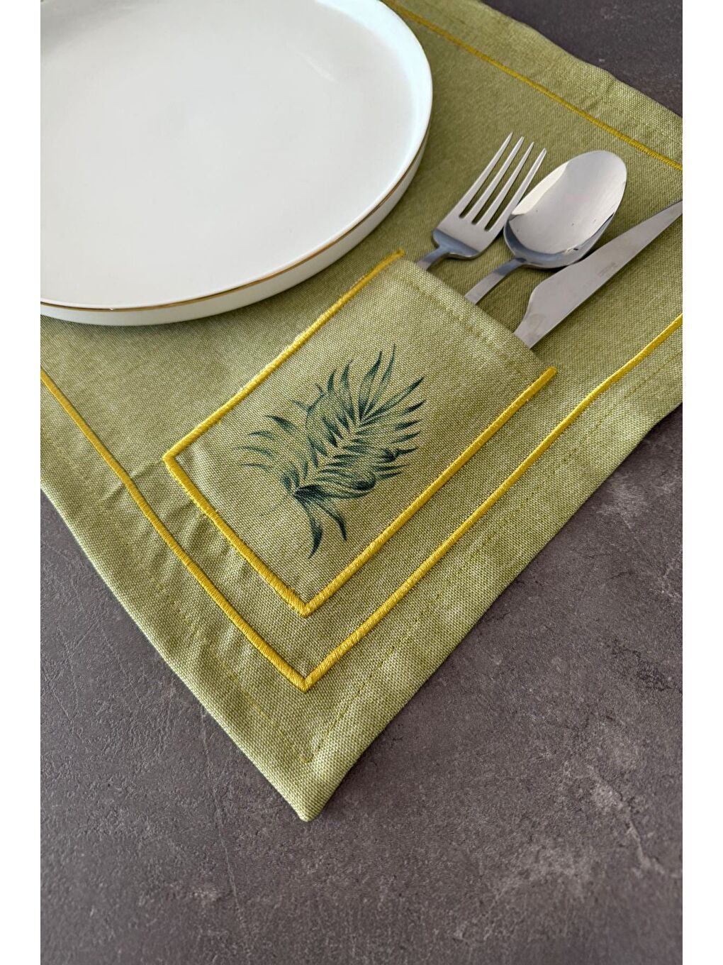 Verda Nakışlı Cepli Minimal Yaprak Desenli 1 Adet Amerikan Servis 45x35 cm -Yeşil-3