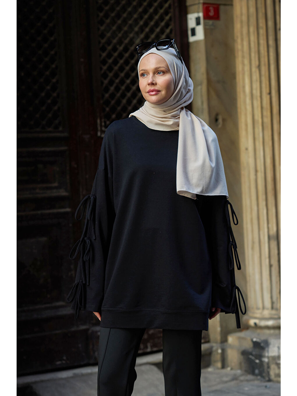 Kolu Bağcık Detaylı Tunik Siyah-3