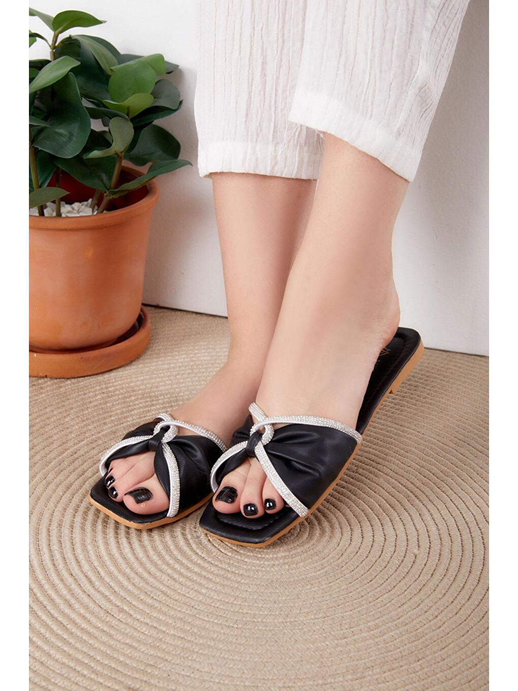 Kadın Siyah Taşlı Terlik - 25543-2