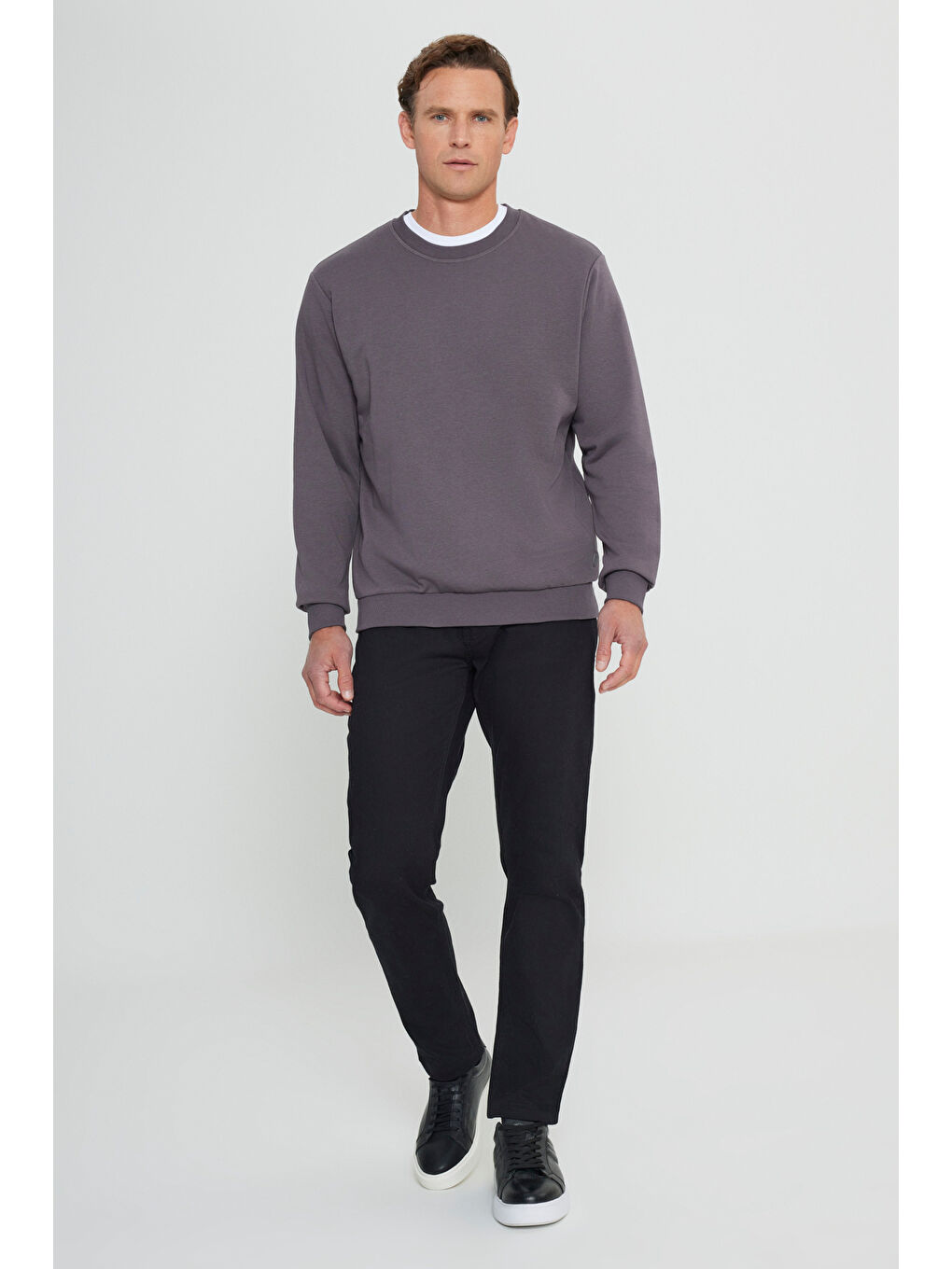 Erkek Koyu Gri Standart Fit Normal Kesim Bisiklet Yaka Pamuklu Sweatshirt-1