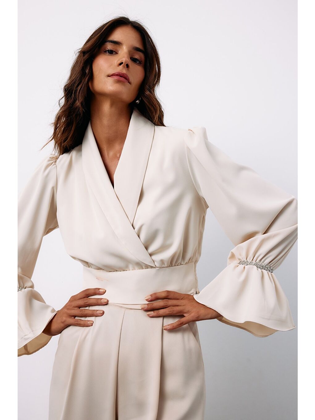 Aksesuar Detaylı Bluz - Bej-2