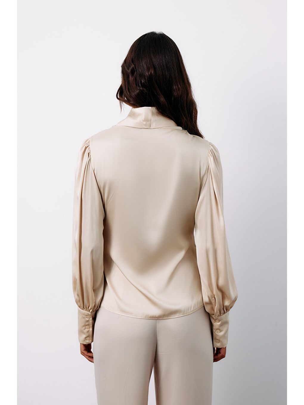 Bej Broşlu Kruvaze Bluz - Taş-3