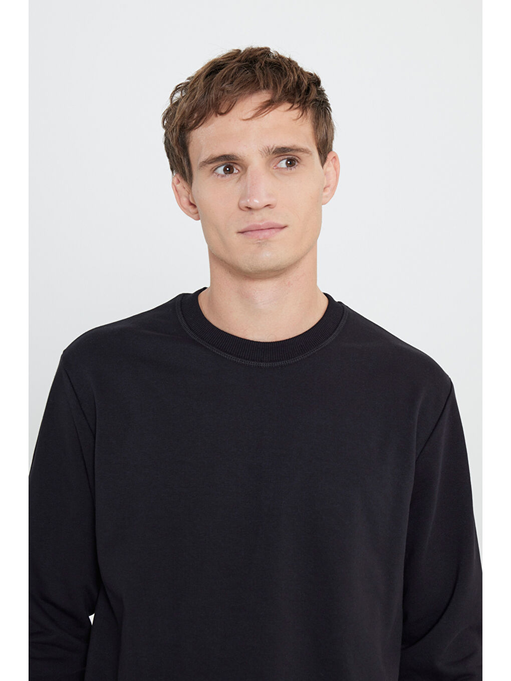 Erkek Siyah Standart Fit Normal Kesim Bisiklet Yaka Pamuklu Sweatshirt-3