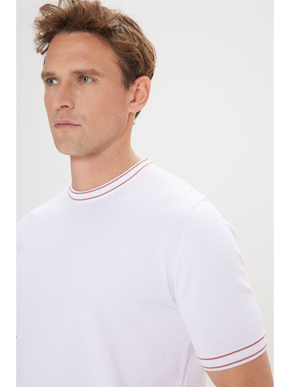 Erkek Beyaz Standart Fit Normal Kesim %100 Pamuk Bisiklet Yaka Tişört-3