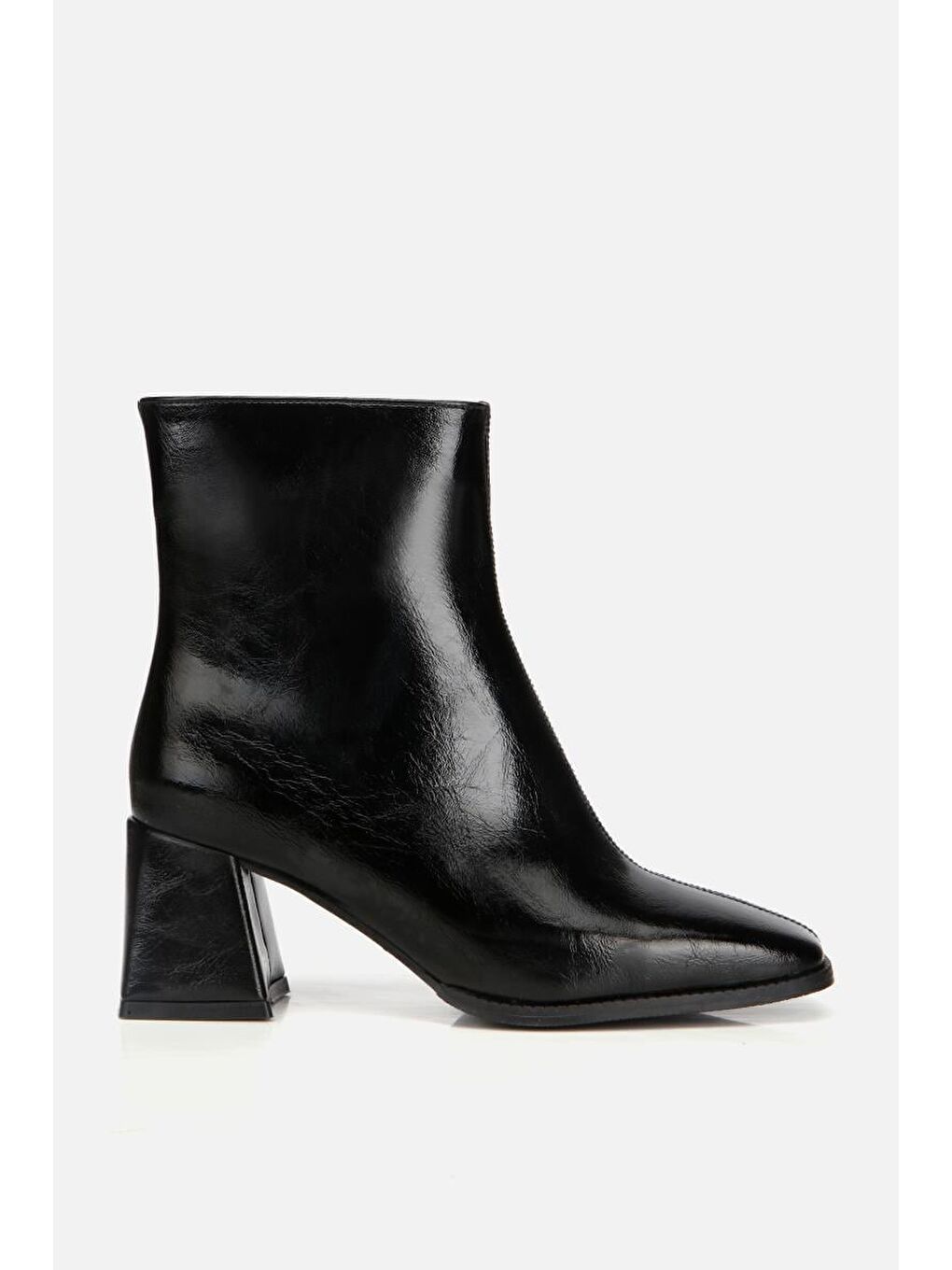 Kadın Rugan Siyah Fermuarlı Küt Burunlu Topuklu Bot