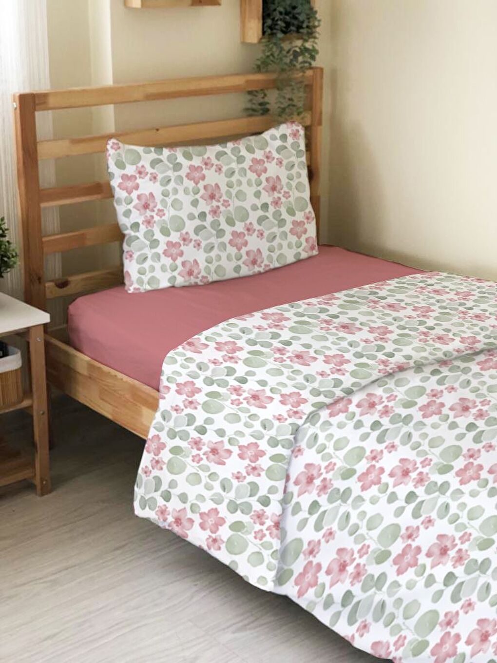 Karışık Çiçek Desenli Çarşafsız 2'li Takım Baskılı Tek Kişilik Nevresim Takımı 160x220 cm