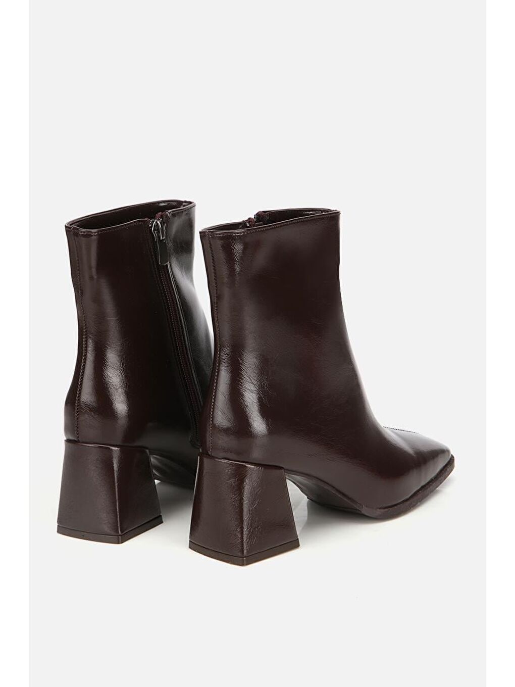 Kadın Rugan Kahverengi Fermuarlı Küt Burunlu Topuklu Bot-2