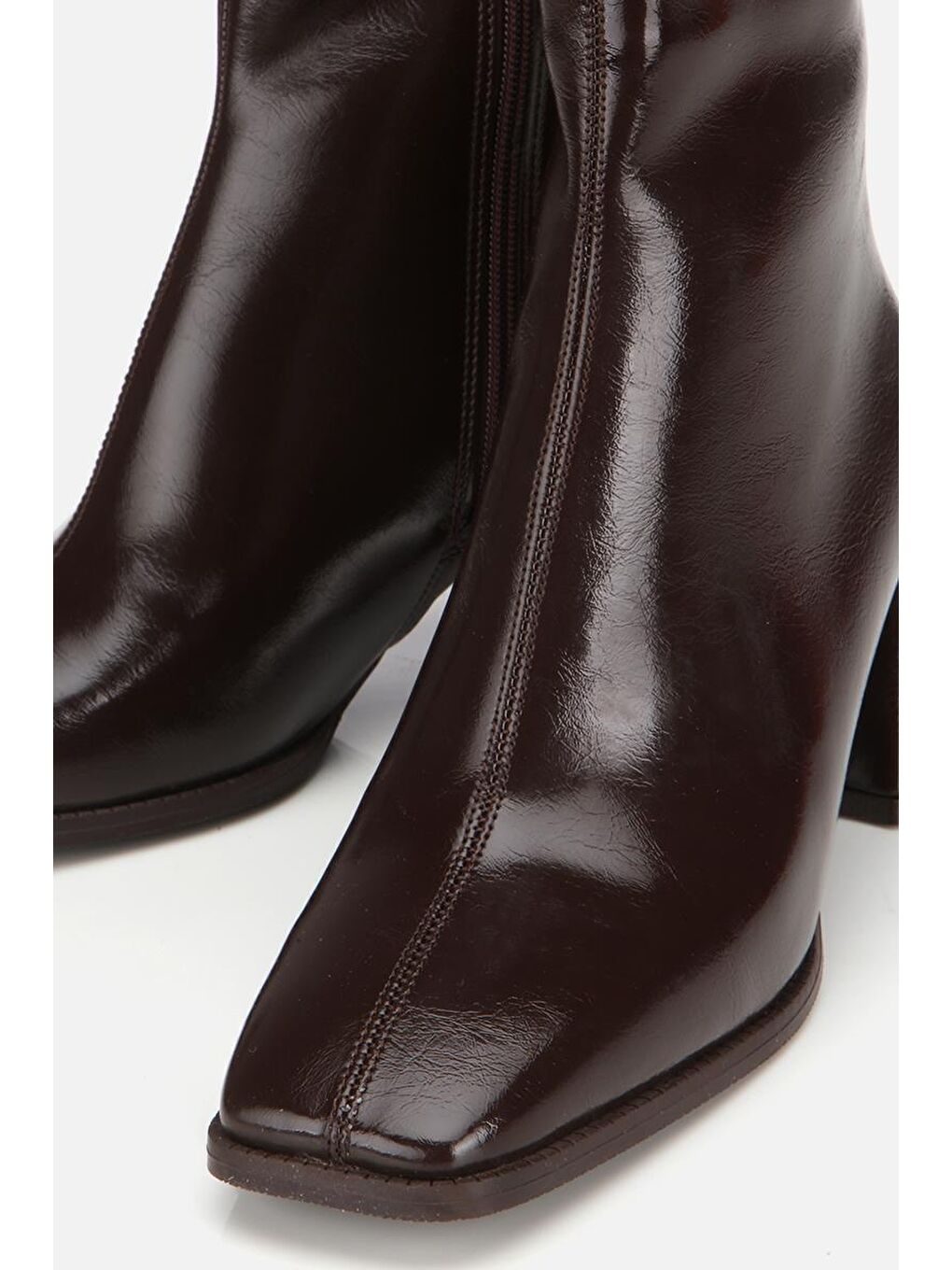 Kadın Rugan Kahverengi Fermuarlı Küt Burunlu Topuklu Bot-3